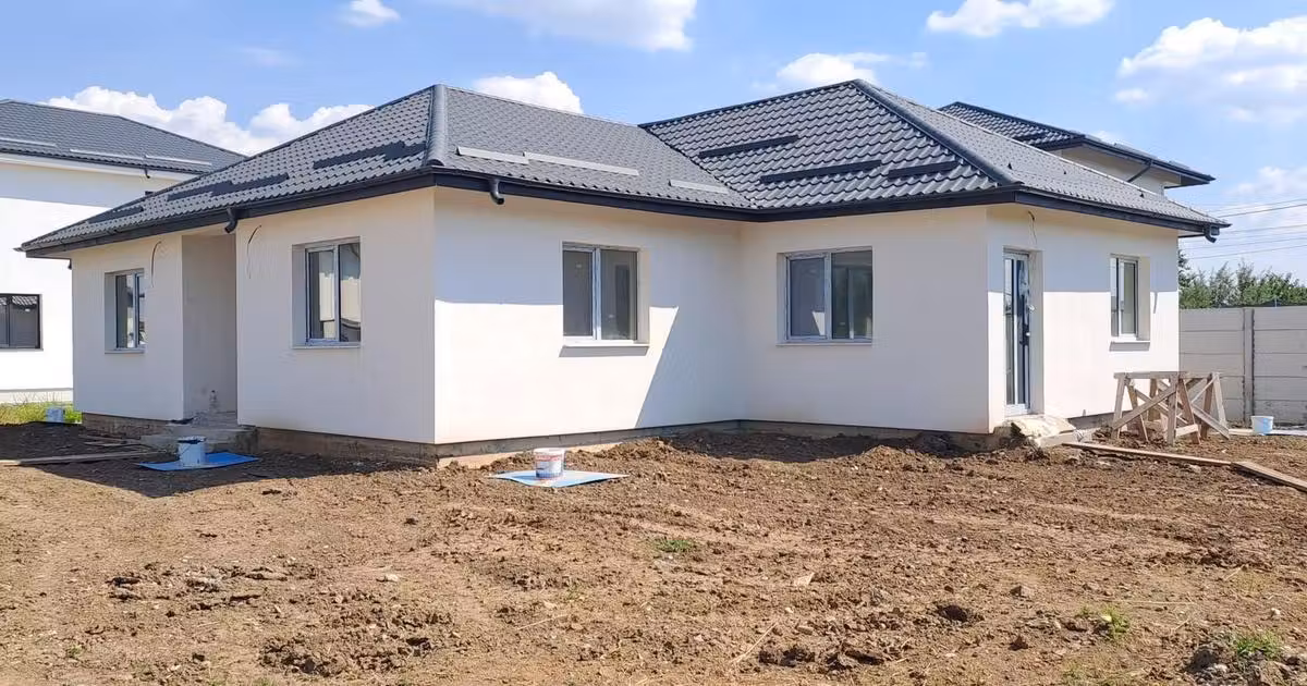 Casă individuală de vânzare cu 4 camere în Dragomirești-Deal