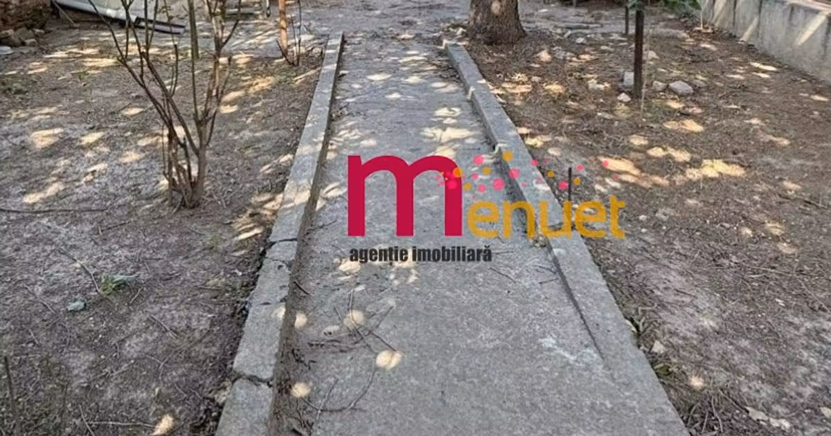 Casă de vânzare cu 4 camere în zona Central, Tulcea