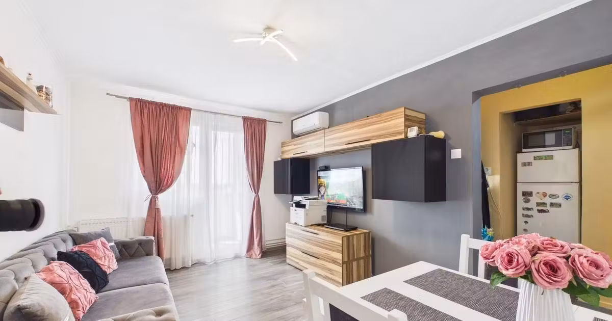 Apartament de vânzare cu 2 camere, mobilat în zona Fortuna, Arad