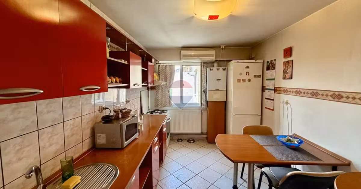 Apartament de vânzare cu 3 camere în zona Ultracentral, Focșani