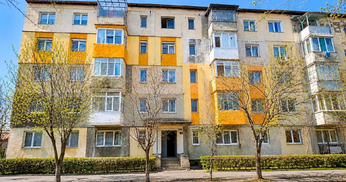 Apartament de vânzare cu 3 camere în Hunedoara