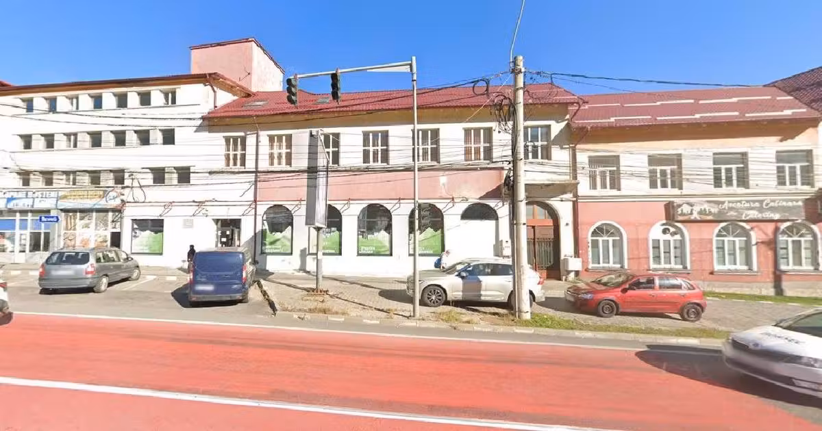 Spațiu industrial de vânzare 700 mp în Bușteni