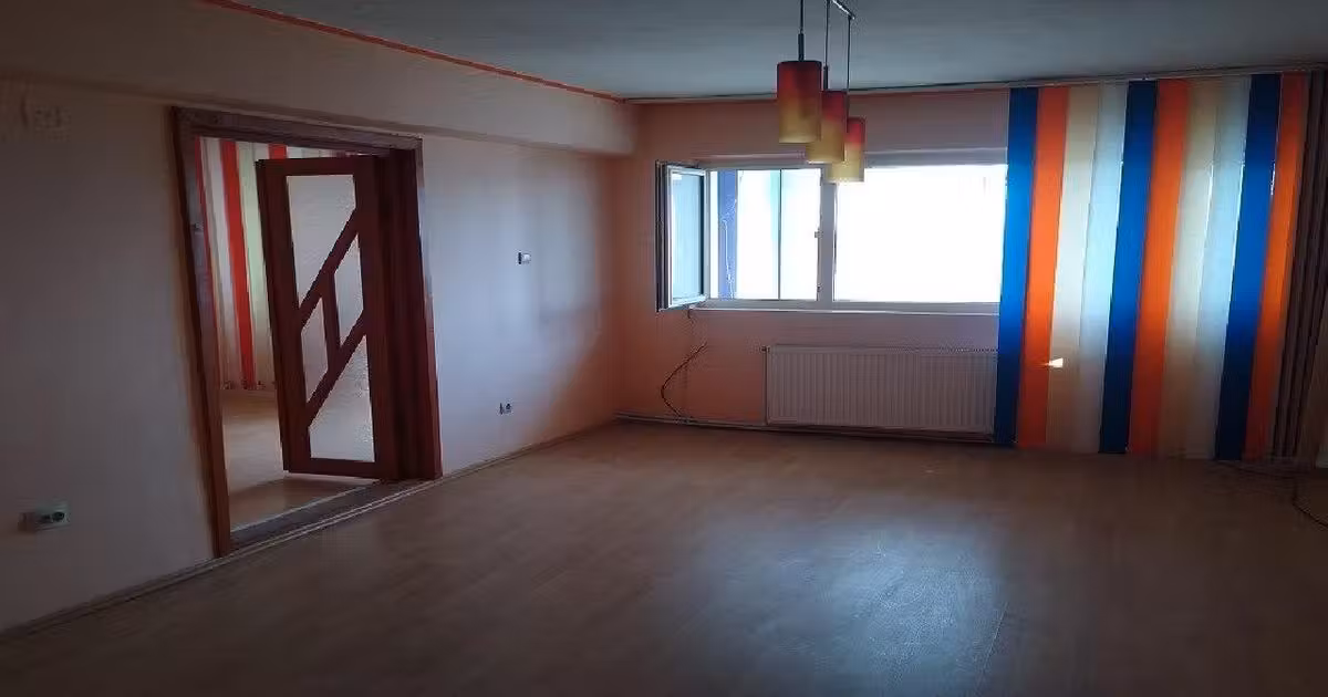Apartament de vânzare cu 3 camere în zona Micro 3, Buzău