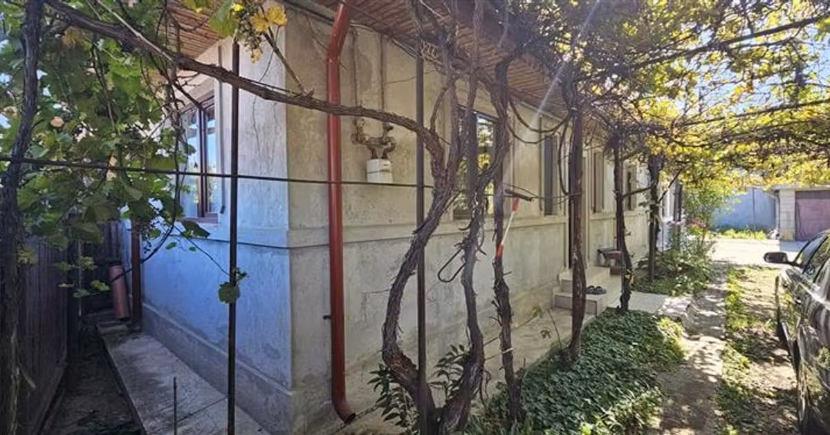 Casă individuală de vânzare cu 4 camere în zona 23 August (Cațelul), Sector 3
