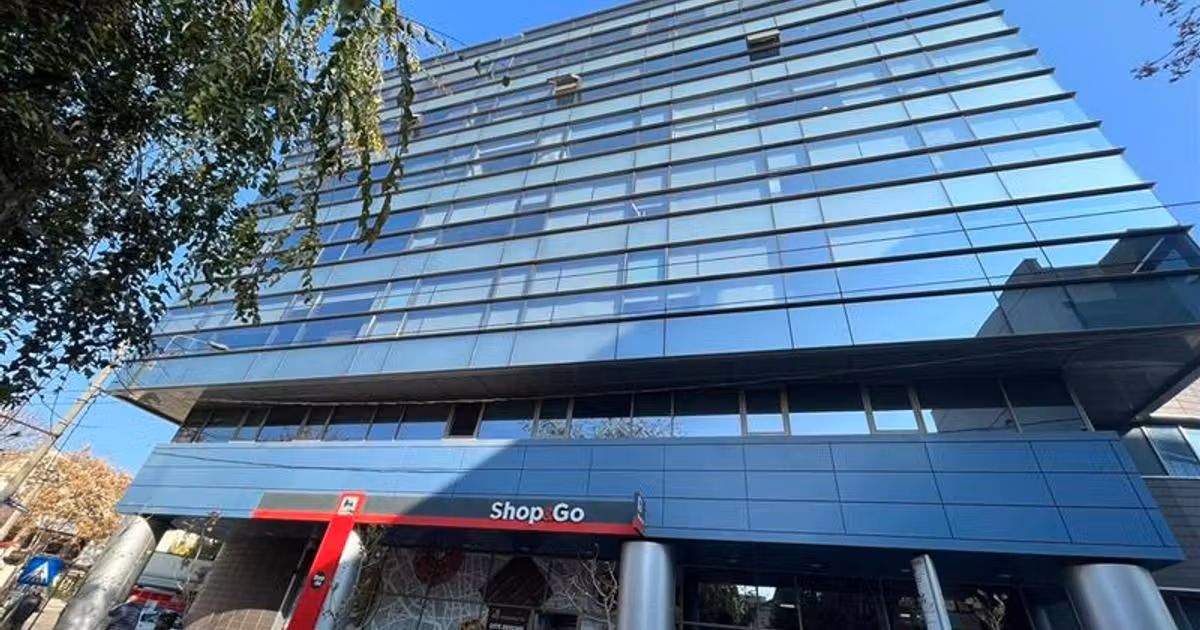 Birou de vânzare de 9,800 mp, în zona Decebal, Sector 3