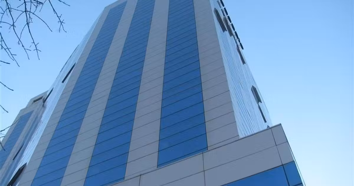 Birou de vânzare de 9,800 mp, în zona 13 Septembrie, Sector 5