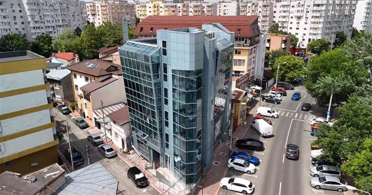 Birou de vânzare de 1,100 mp, în zona Vitan Mall, Sector 3