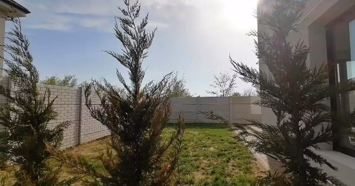 Casă individuală de vânzare cu 5 camere în zona Rahova, Sector 5