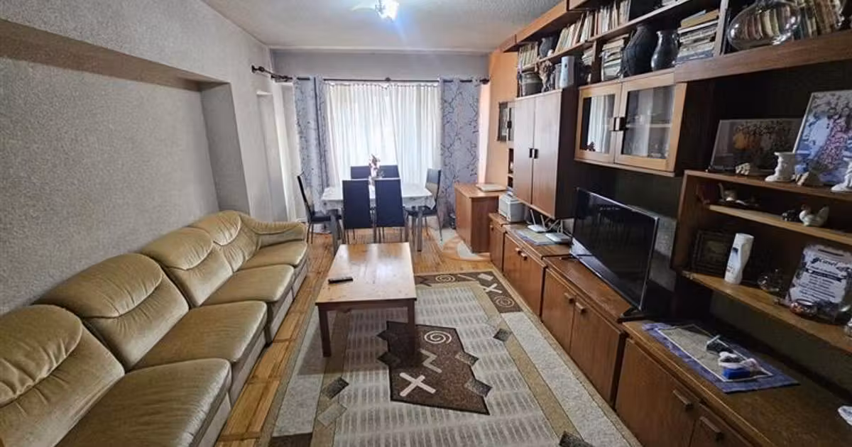 Apartament de vânzare cu 3 camere în Reșița