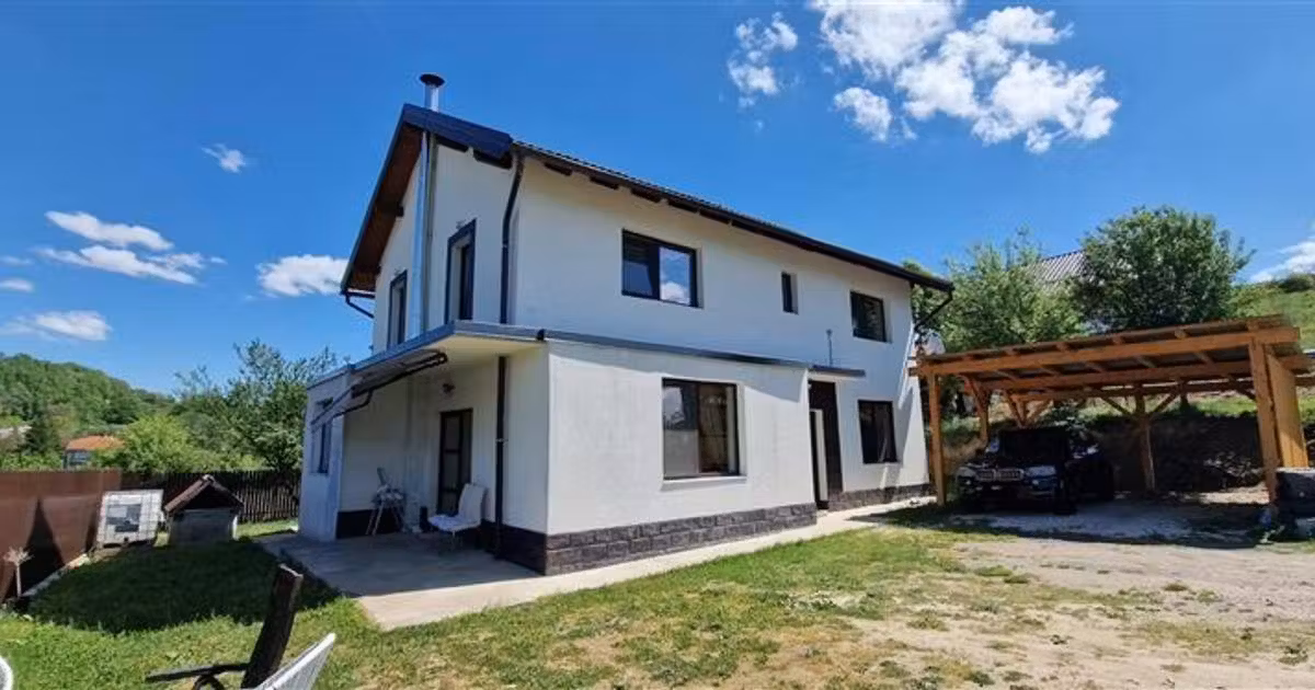 Casă de vânzare cu 5 camere în zona Calea Caransebeșului, Reșița