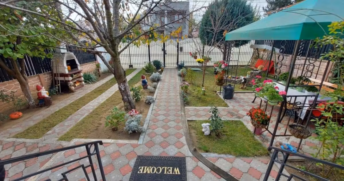 Casă individuală de vânzare cu 5 camere, mobilată în zona Central, Galați