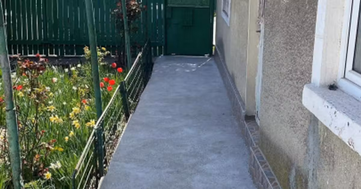 Casă individuală de vânzare cu 4 camere în zona Km 5, Constanța
