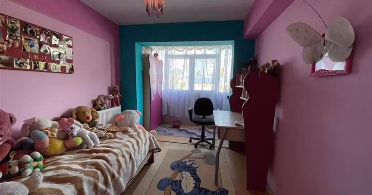Apartament de vânzare cu 4 camere în zona Vest, Tulcea