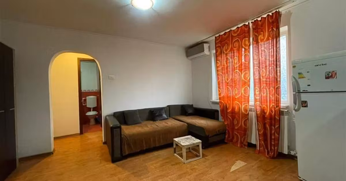 Apartament de vânzare cu 3 camere în zona Spitalului, Tulcea