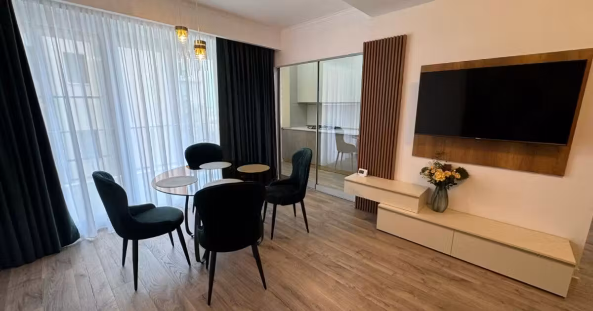 Apartament de vânzare cu 2 camere, mobilat în Palazu Mare