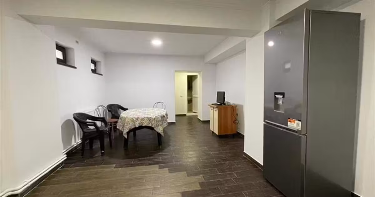 Apartament de vânzare cu 5 camere în zona E3, Tulcea