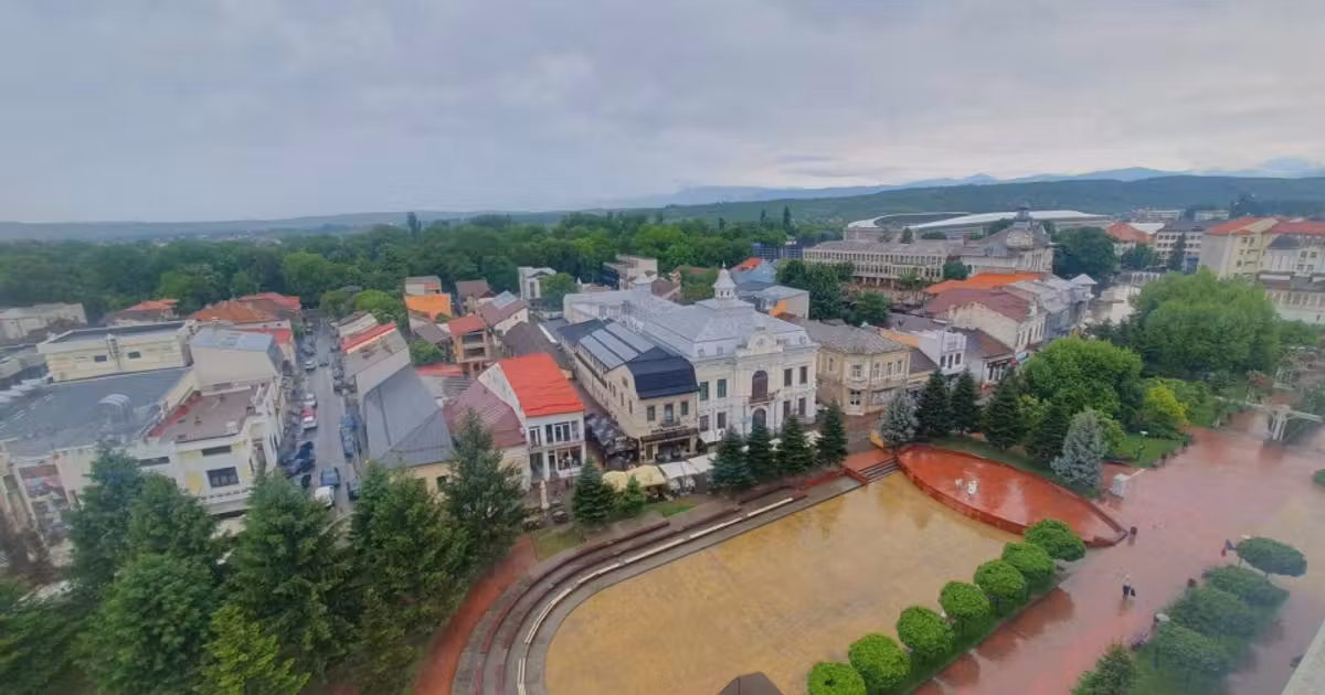 Apartament de vânzare cu 3 camere în zona Ultracentral, Târgu Jiu