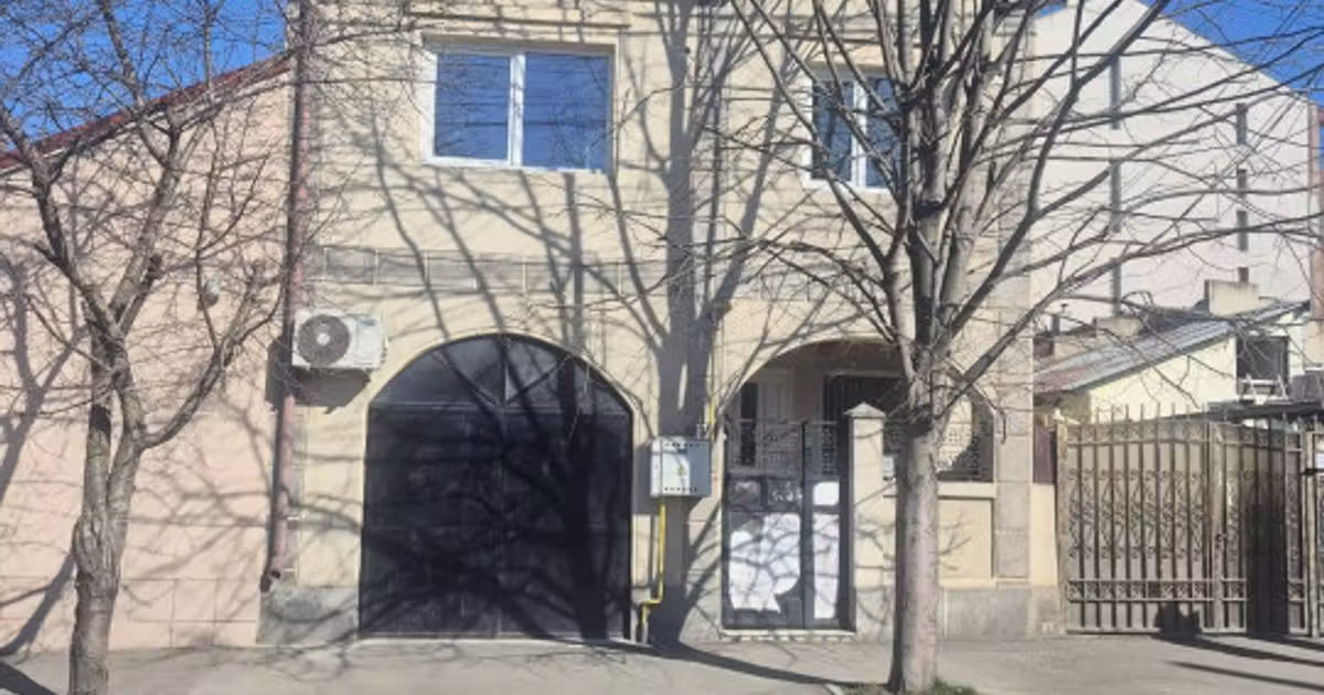 Casă individuală de vânzare cu 3 camere, mobilată în zona Delfinariu, Constanța