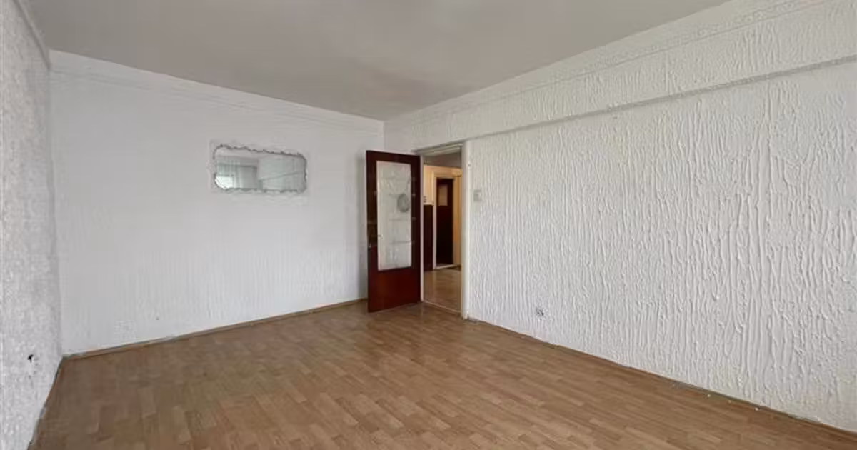 Apartament de vânzare cu 4 camere în zona Central, Tulcea