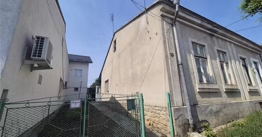 Casă Central