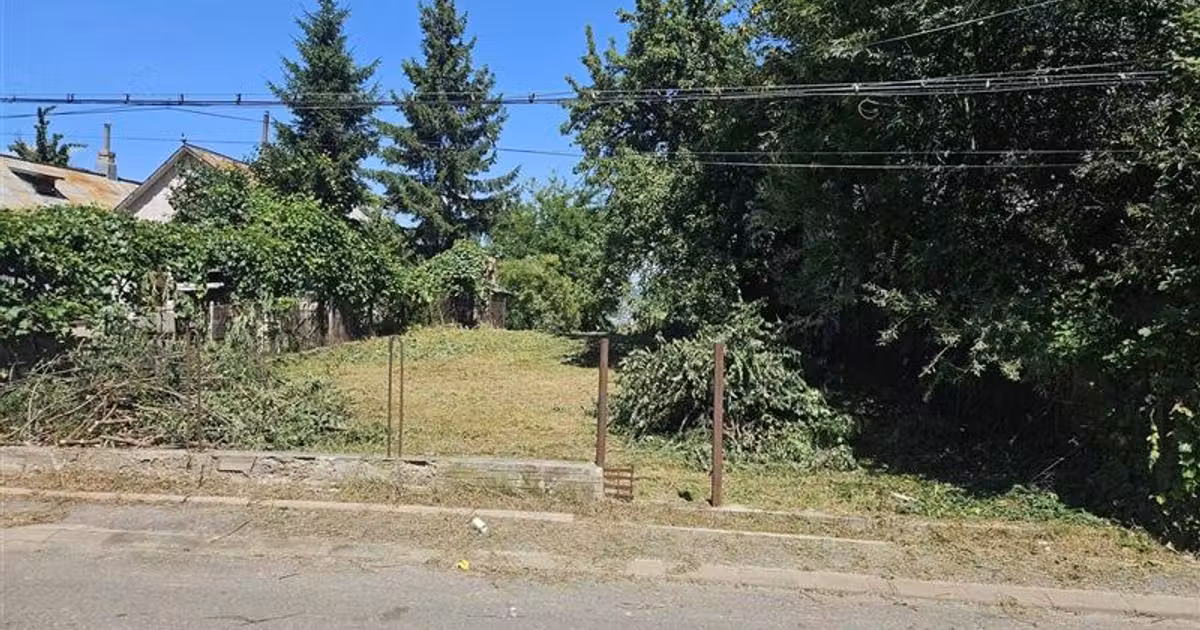 Teren intravilan de vânzare de 705 mp, în zona Est, Suceava