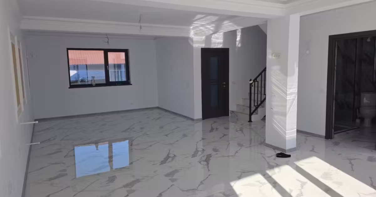Casă individuală de vânzare cu 4 camere în Ovidiu