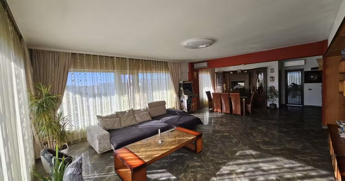 Apartament de vânzare cu 3 camere, mobilat în Mamaia-Sat