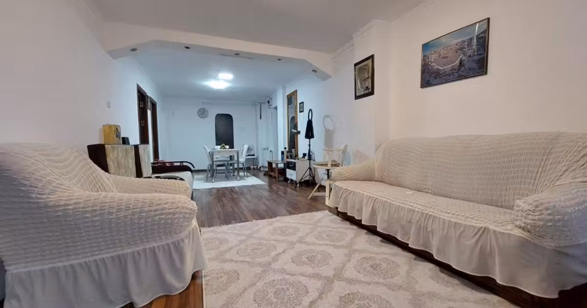 Apartament de vânzare cu 3 camere, mobilat în zona Faleza Nord, Constanța