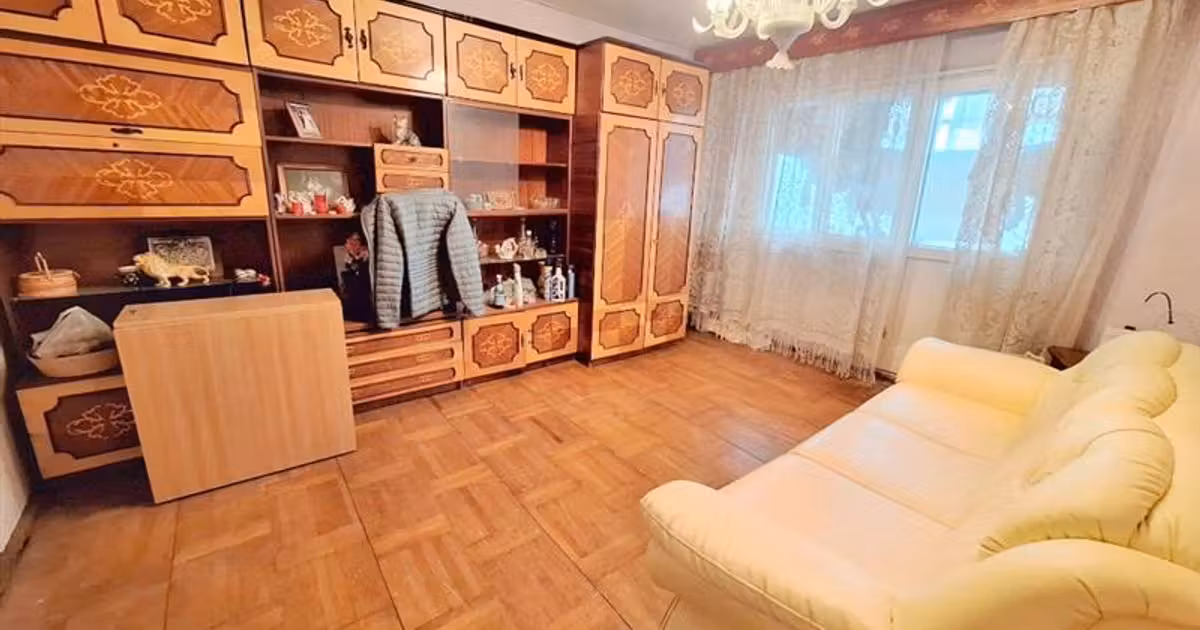 Apartament de vânzare cu 4 camere în zona Narcisa, Bacău