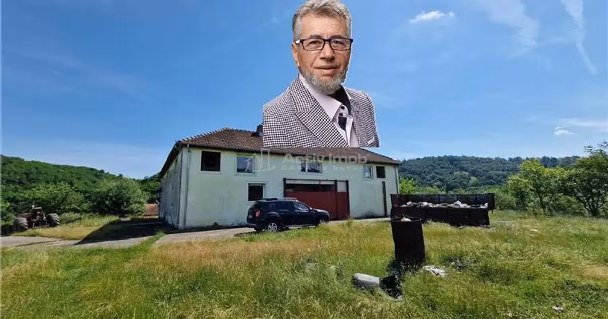Casă individuală de vânzare cu 8 camere în Reșița