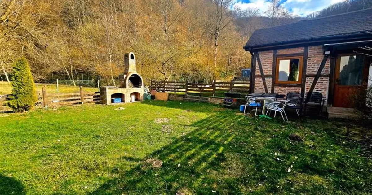 Casă de vânzare cu 5 camere, mobilată în zona Lendt, Reșița
