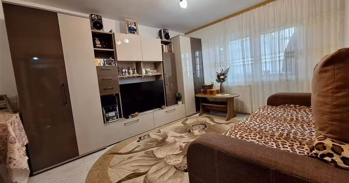 Apartament de vânzare cu 3 camere, mobilat în zona 9 Mai, Bacău