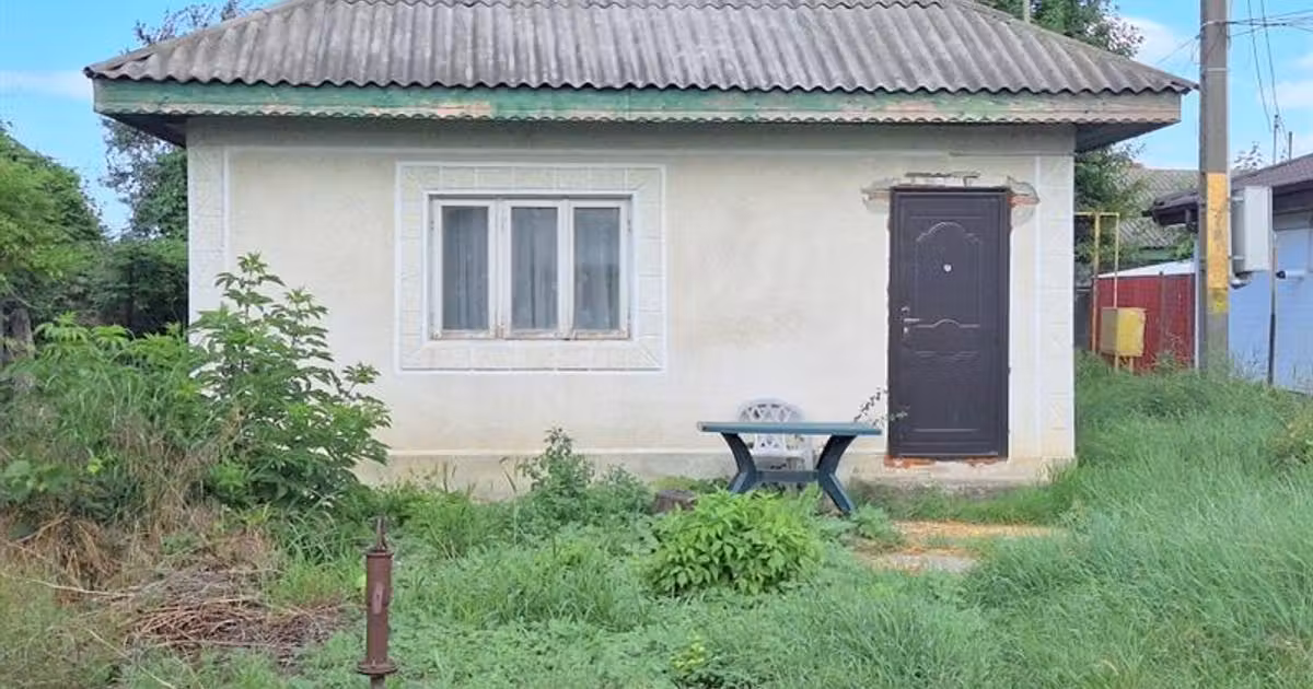 Casă individuală de vânzare cu 3 camere în zona Izvoare, Bacău