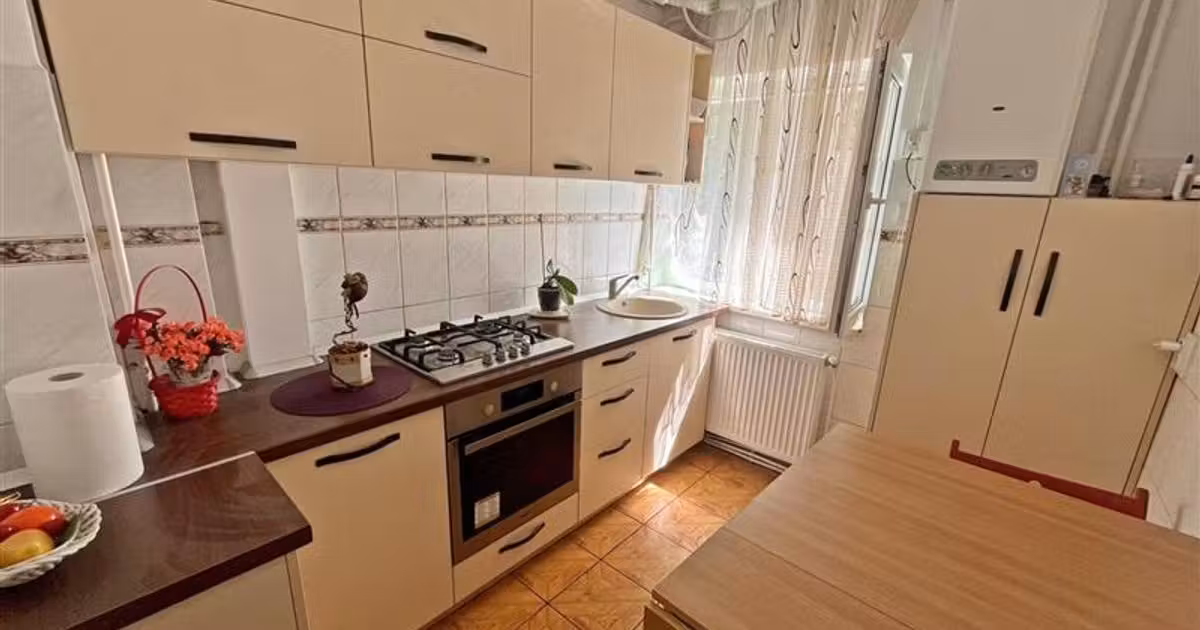 Apartament de vânzare cu 2 camere, mobilat în zona Central, Bacău