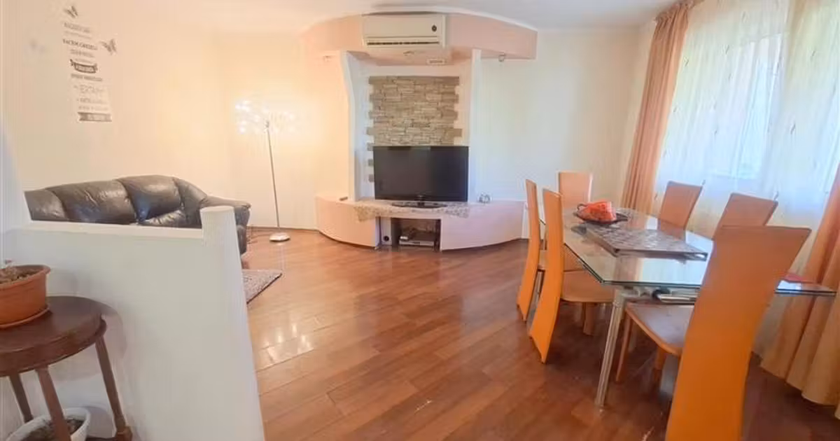 Apartament de vânzare cu 3 camere în zona 9 Mai, Bacău
