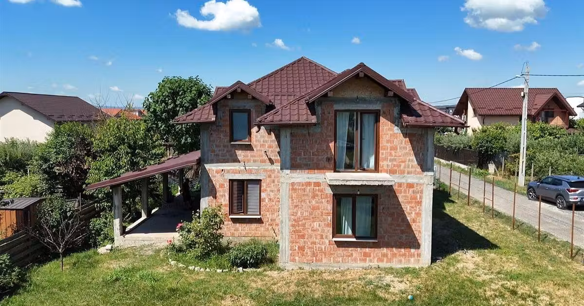 Casă individuală de vânzare cu 4 camere în Valea Lupului