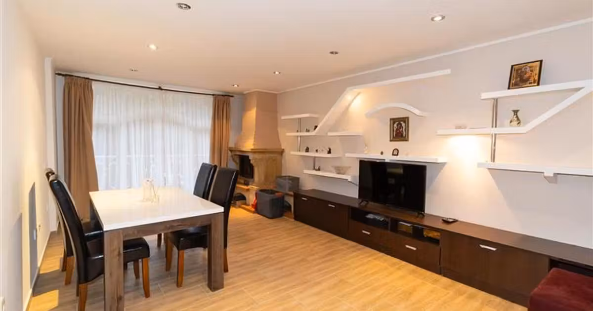 Duplex de vânzare cu 8 camere, mobilat în Zărnești
