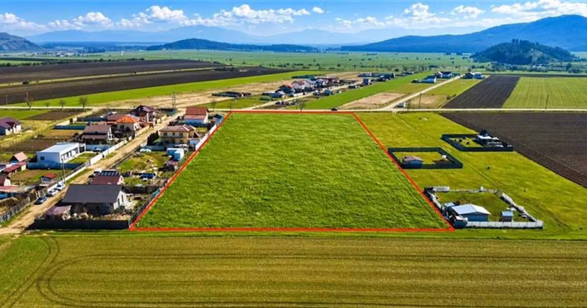 Teren Construcții intravilan de vânzare de 700 mp, în Cristian
