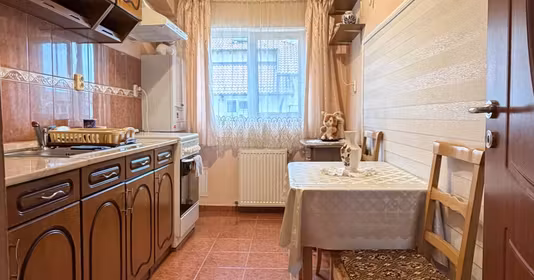 Apartament Florești