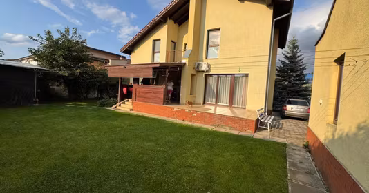 Casă Florești