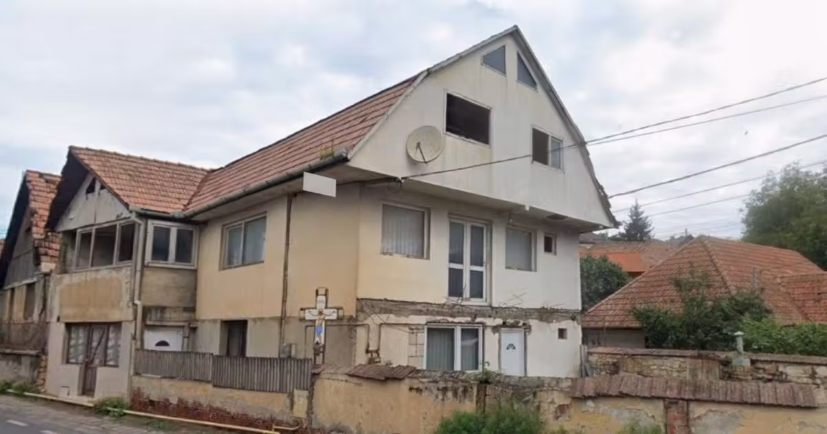 Casă individuală de vânzare cu 5 camere în Baciu