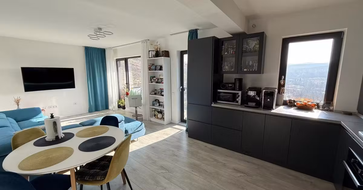 Apartament de vânzare cu 3 camere, mobilat în Florești