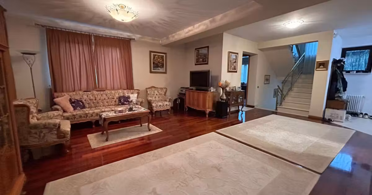Casă individuală de vânzare cu 6 camere, mobilată în Florești