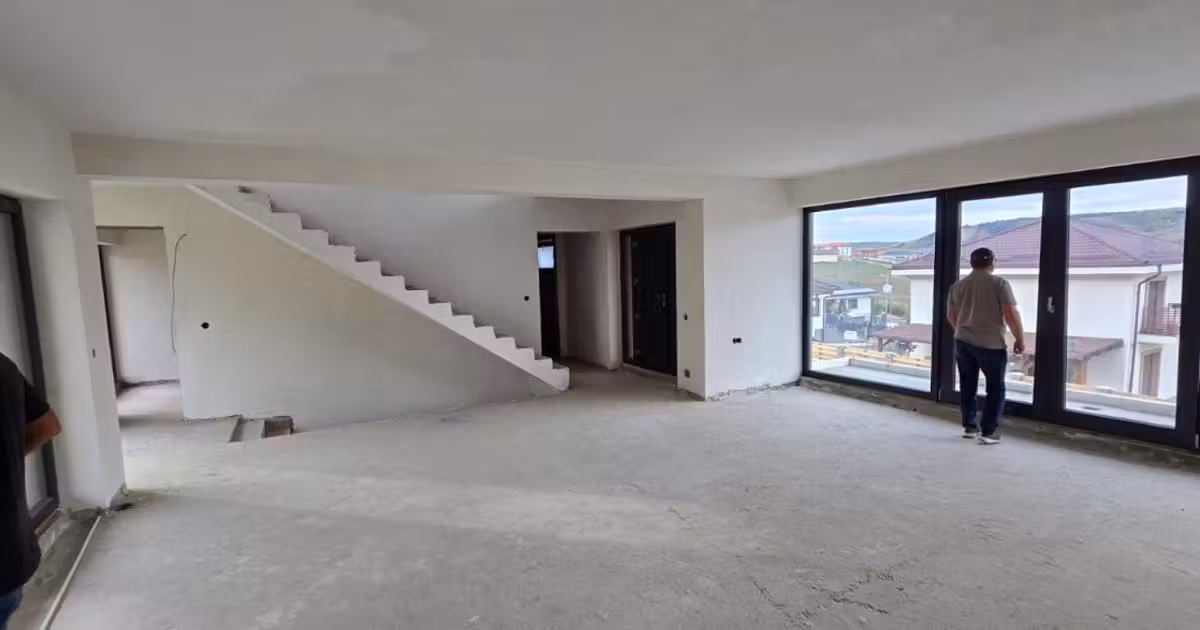 Casă individuală de vânzare cu 5 camere în Chinteni