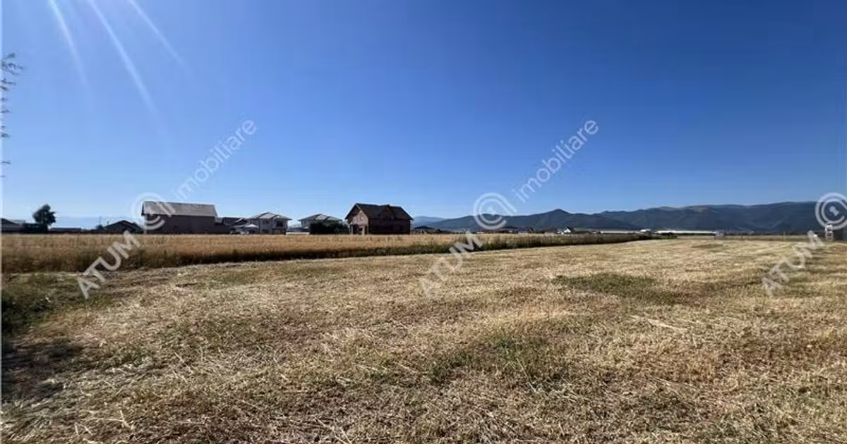 Teren agricol intravilan de vânzare de 10400 mp, în Cristian