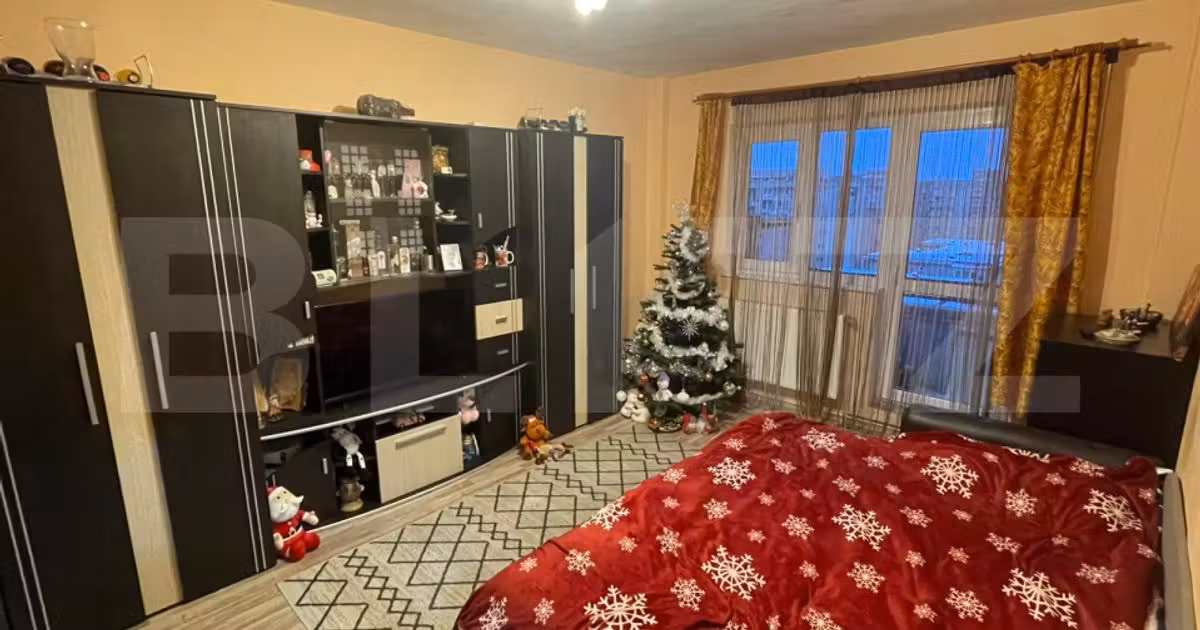 Apartament de vânzare cu 3 camere, mobilat în zona Centrul Civic, Brașov