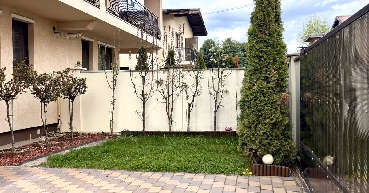 Duplex de vânzare cu 4 camere în Florești