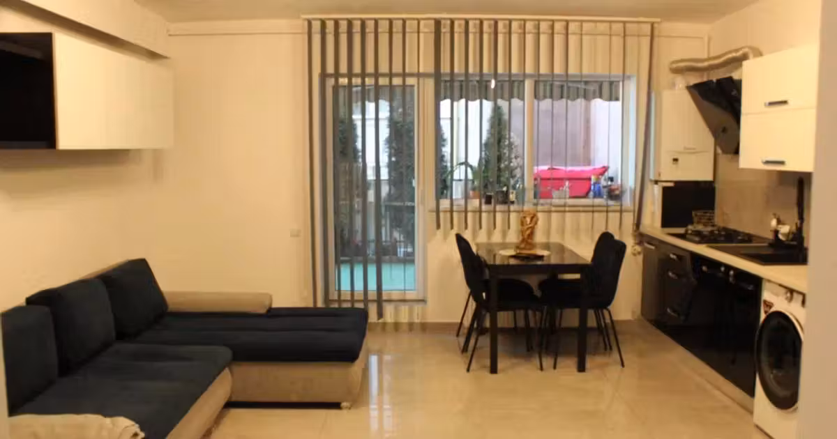 Apartament de vânzare cu 3 camere, mobilat în Florești