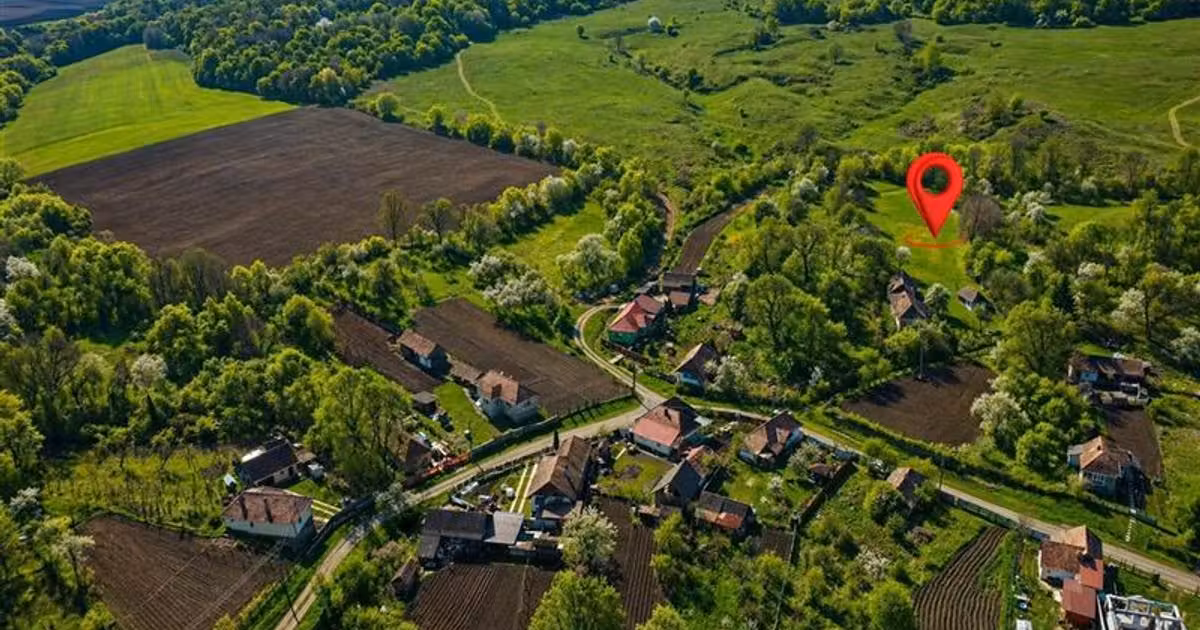 Teren intravilan de vânzare de 3400 mp, în Suveica