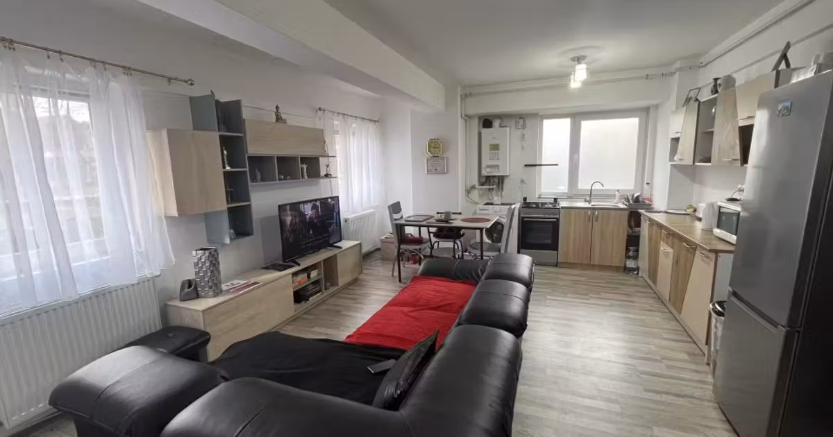 Apartament de vânzare cu 3 camere, mobilat în Florești